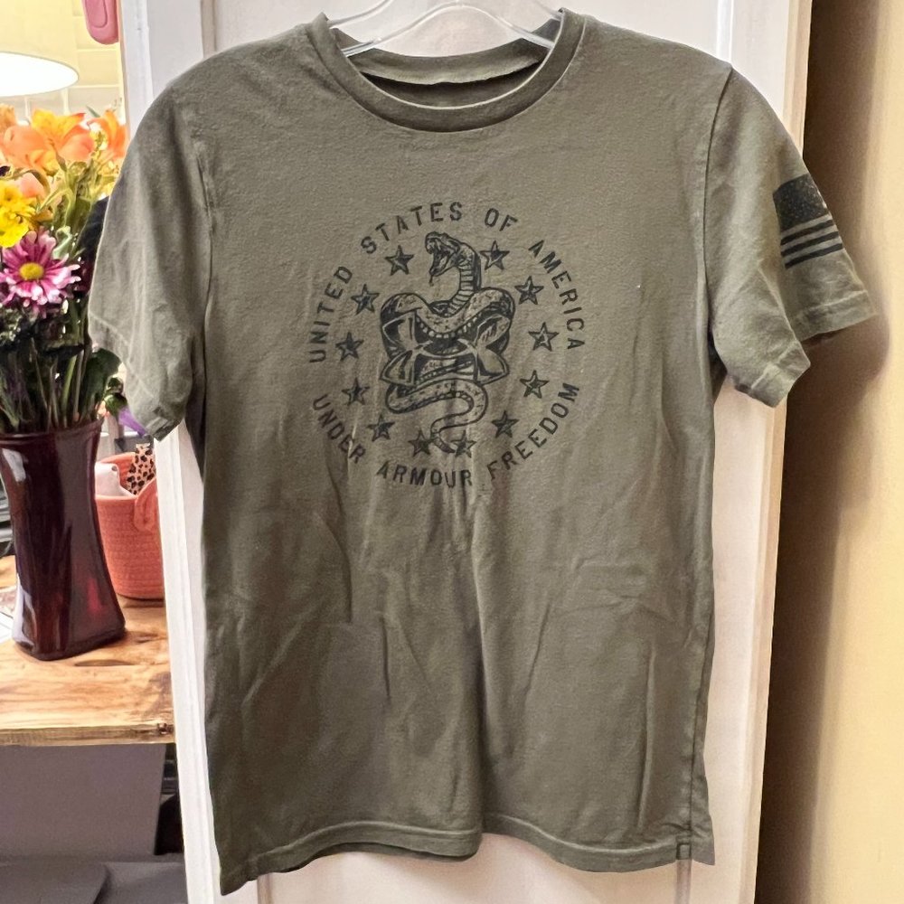 Under Armour Freedom Tee Boys size L
